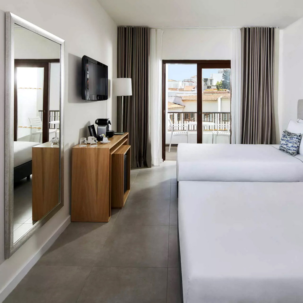 the algarve wild coast portugal bike tour hotel 4